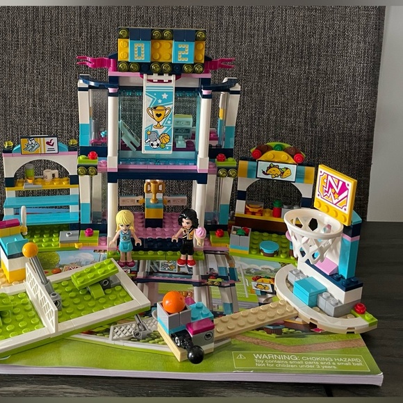LEGO Friends Sports Arena Set with Box (460 pieces) - Picture 7 of 8